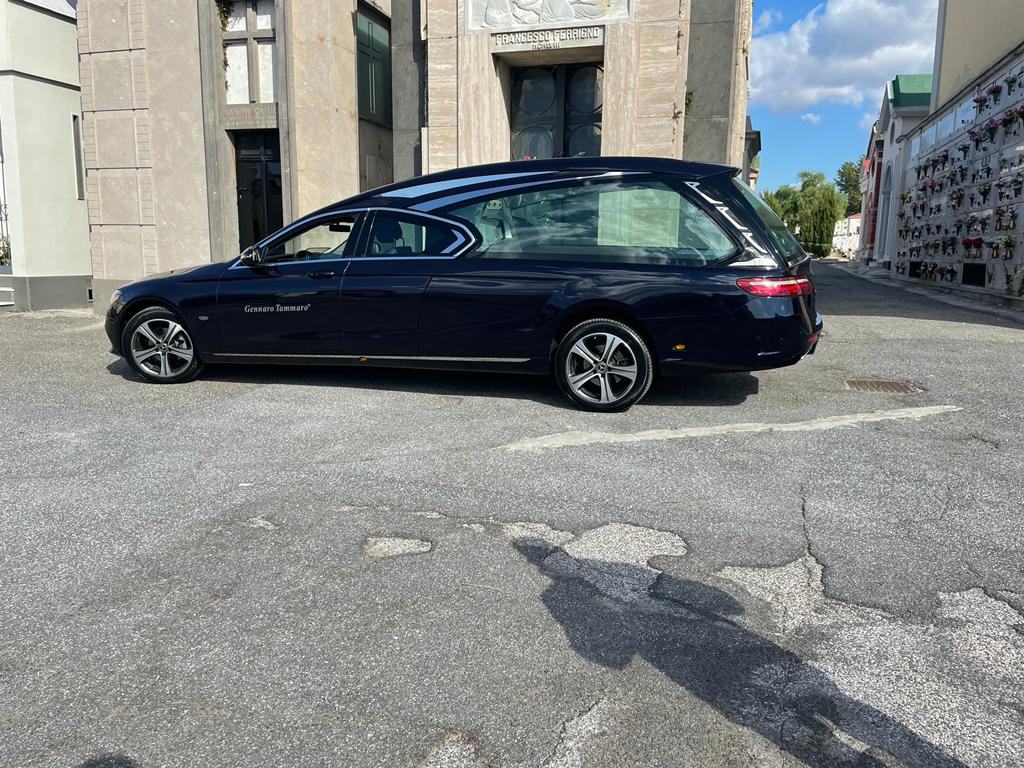Auto funebre Mercedes Napoli